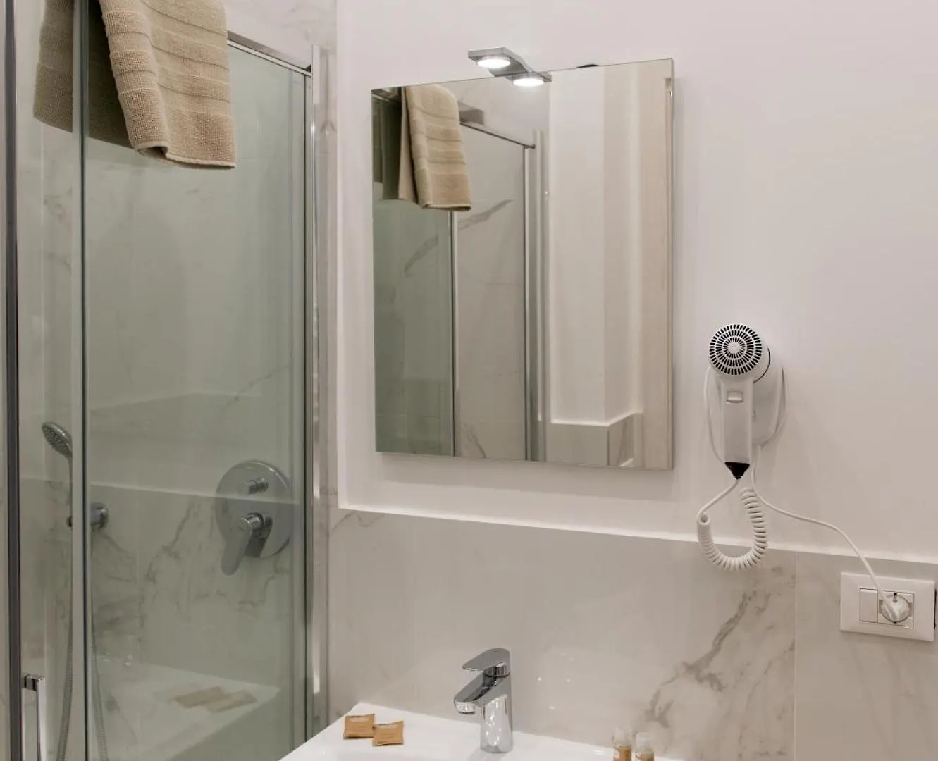 Bed & Breakfast Posterla22 Ensuite Rooms Bologna Italy